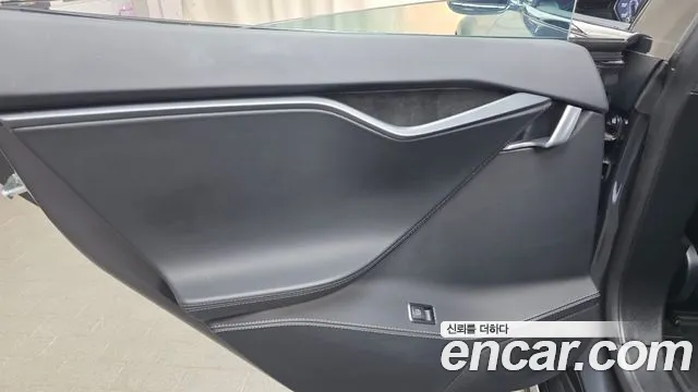 Tesla Model S 2020 — фото 15
