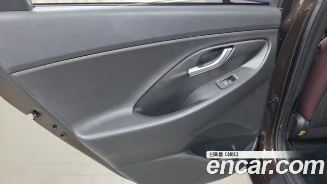 Hyundai i30 2018 — фото 15