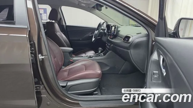 Hyundai i30 2018 — фото 16