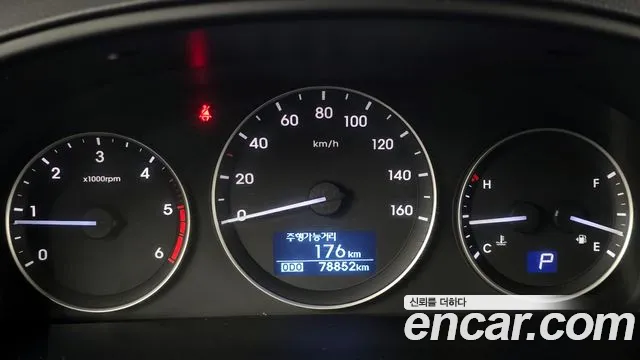 Hyundai Starex 2018 — фото 8