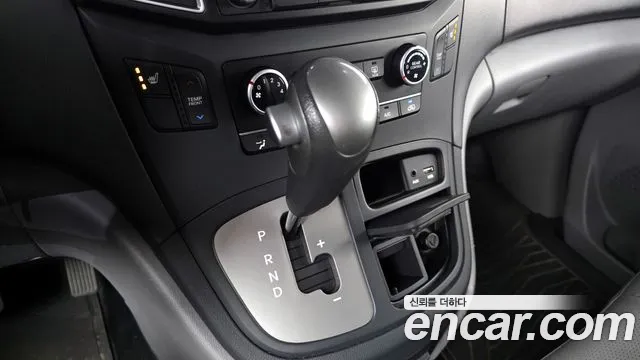 Hyundai Starex 2018 — фото 9
