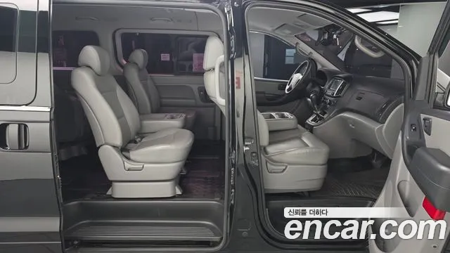 Hyundai Starex 2018 — фото 17