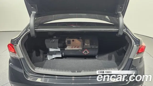 Hyundai Sonata 2018 — фото 20