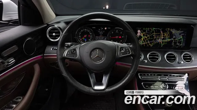 Mercedes-Benz E-Class 2017 — фото 13