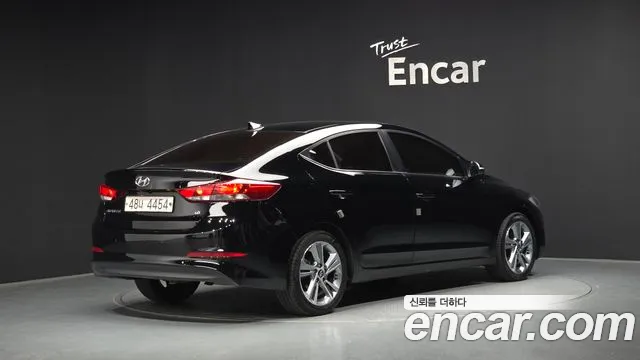 Hyundai AVANTE 2018 — фото 2