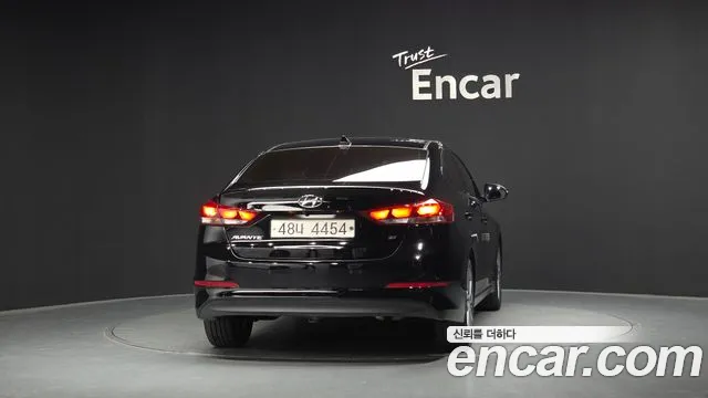 Hyundai AVANTE 2018 — фото 4