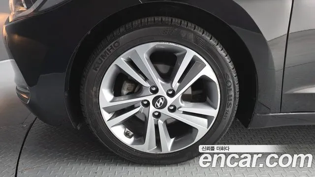 Hyundai AVANTE 2018 — фото 5