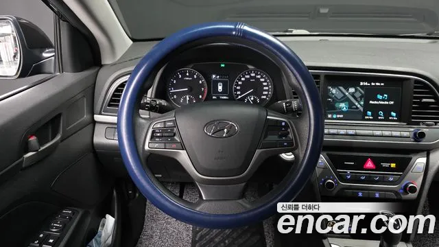 Hyundai AVANTE 2018 — фото 20