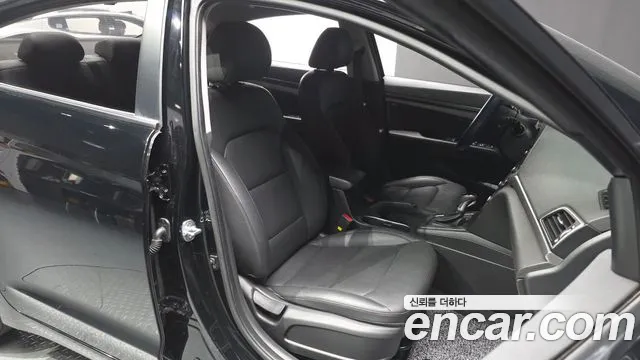 Hyundai AVANTE 2018 — фото 16