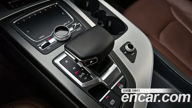 Audi Q7 2019 — фото 12