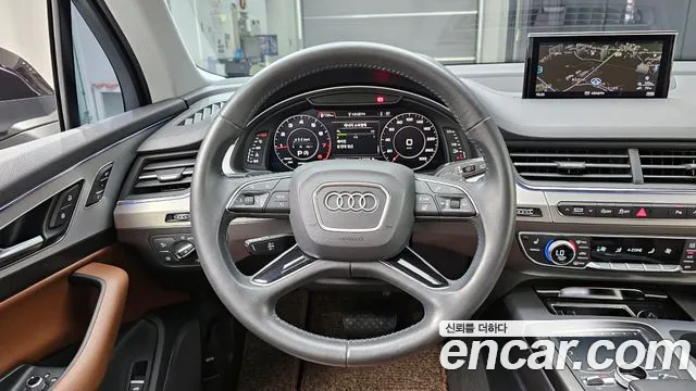 Audi Q7 2019 — фото 19