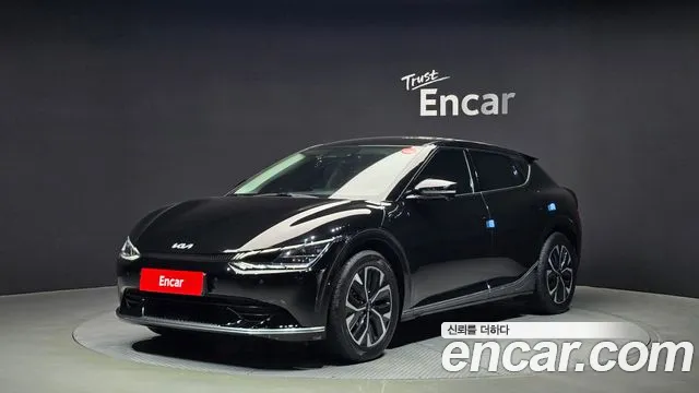 Kia EV6 2023 — фото 1