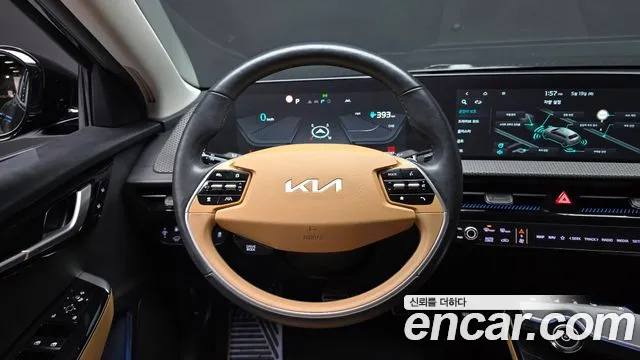 Kia EV6 2023 — фото 20
