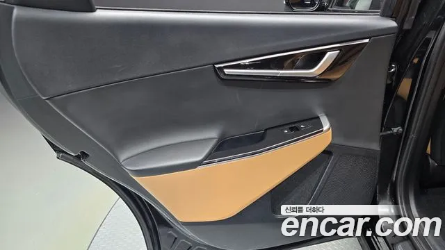 Kia EV6 2023 — фото 15