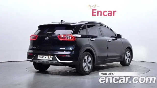 Kia Niro 2018 — фото 2