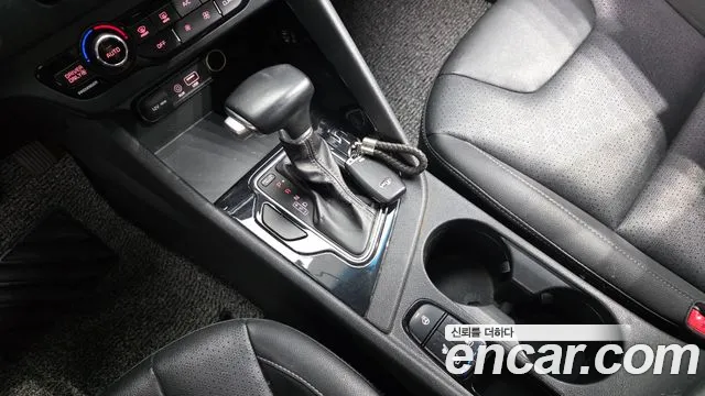 Kia Niro 2018 — фото 12