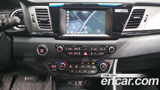 Kia Niro 2018 — фото 20