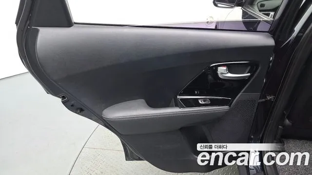 Kia Niro 2018 — фото 15