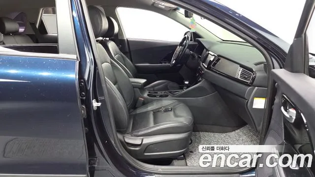 Kia Niro 2018 — фото 16