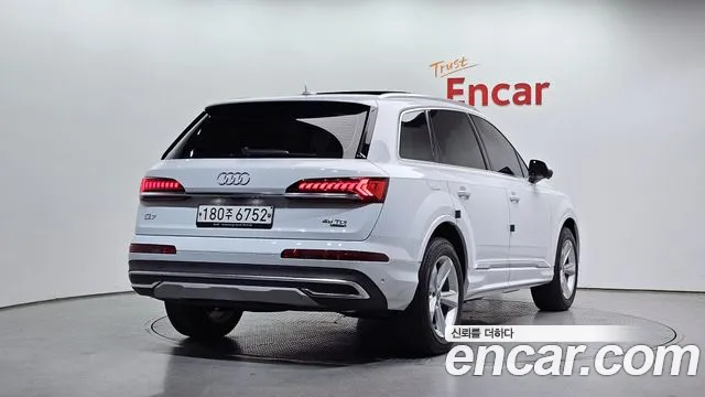 Audi Q7 2020 — фото 2