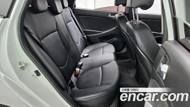 Hyundai Accent 2019 — фото 18