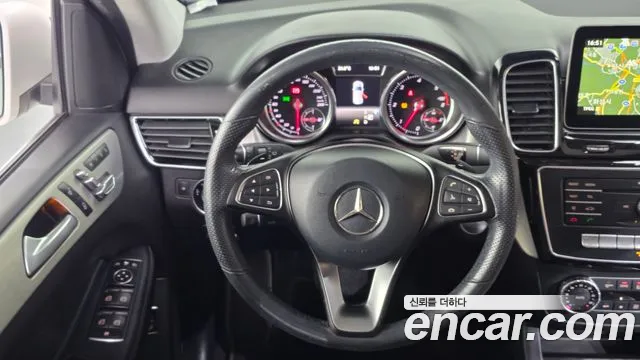 Mercedes-Benz GLE-Class 2018 — фото 13