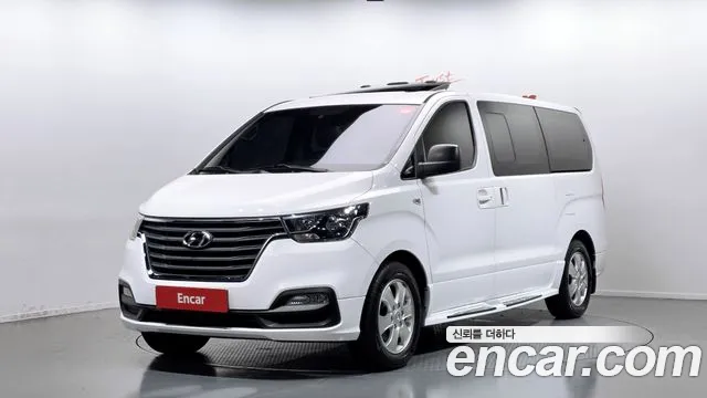 Hyundai Starex 2021 — фото 1