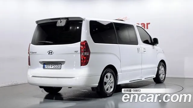 Hyundai Starex 2021 — фото 2