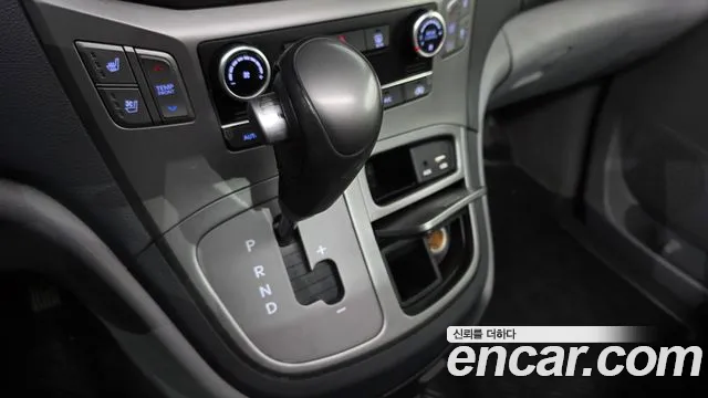 Hyundai Starex 2021 — фото 12