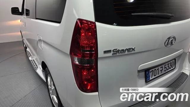 Hyundai Starex 2021 — фото 9