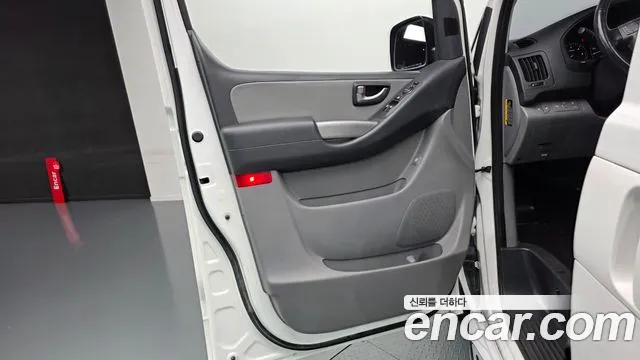 Hyundai Starex 2021 — фото 14