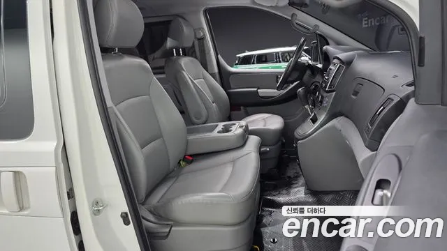 Hyundai Starex 2021 — фото 16