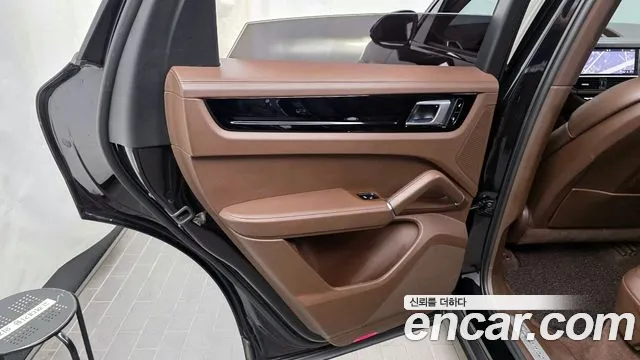 Porsche Cayenne 2019 — фото 15