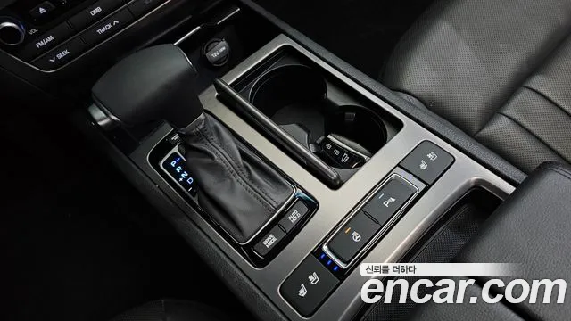 Hyundai Genesis 2016 — фото 9