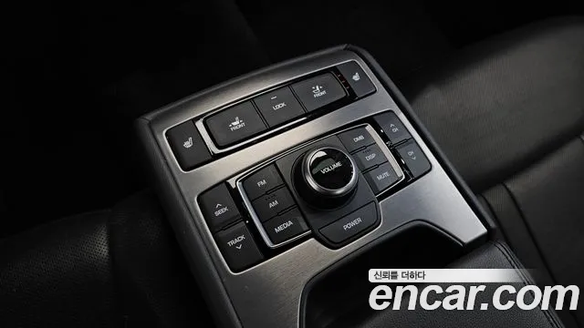 Hyundai Genesis 2016 — фото 19