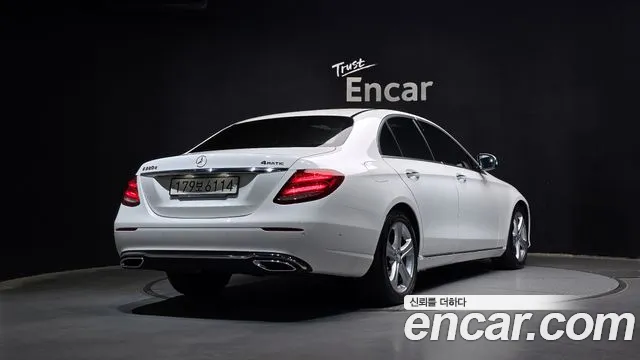 Mercedes-Benz E-Class 2017 — фото 2