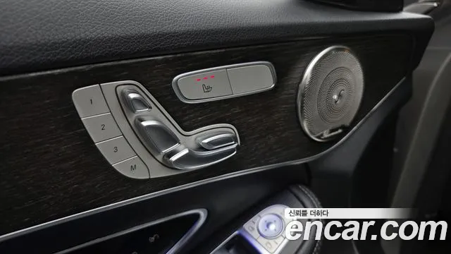 Mercedes-Benz C-Class 2019 — фото 18