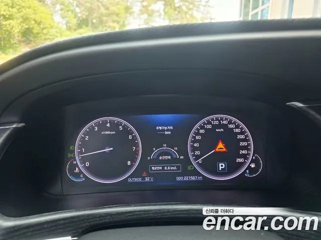 Hyundai Equus 2015 — фото 10