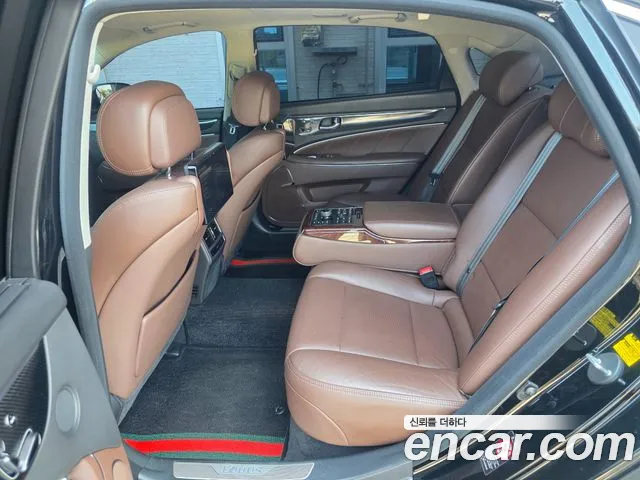Hyundai Equus 2015 — фото 15