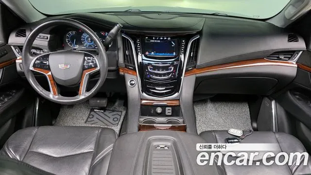 Cadillac Escalade 2018 — фото 7
