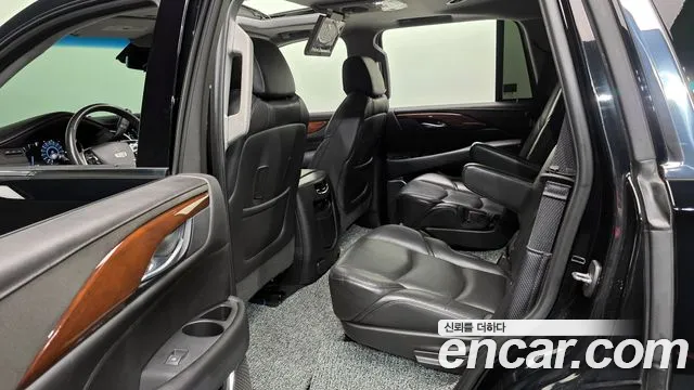 Cadillac Escalade 2018 — фото 12