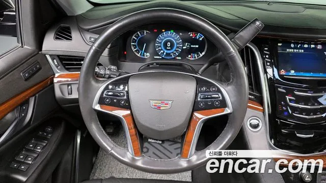 Cadillac Escalade 2018 — фото 13