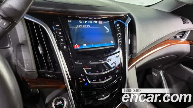 Cadillac Escalade 2018 — фото 14