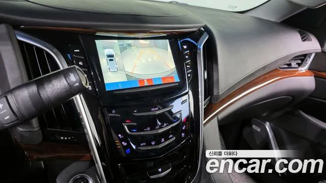 Cadillac Escalade 2018 — фото 15