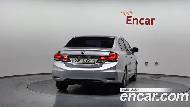 Honda Civic 2015 — фото 4