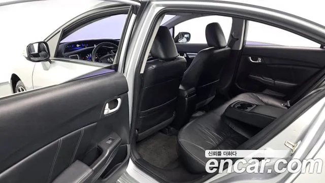 Honda Civic 2015 — фото 12
