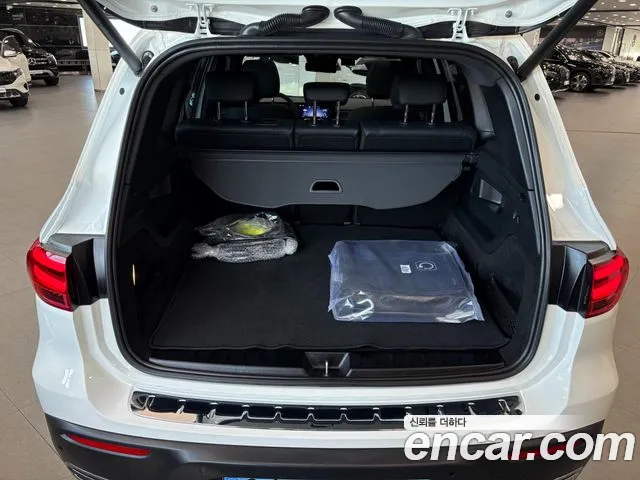Mercedes-Benz EQB 2025 — фото 11