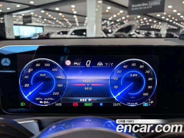 Mercedes-Benz EQB 2025 — фото 13