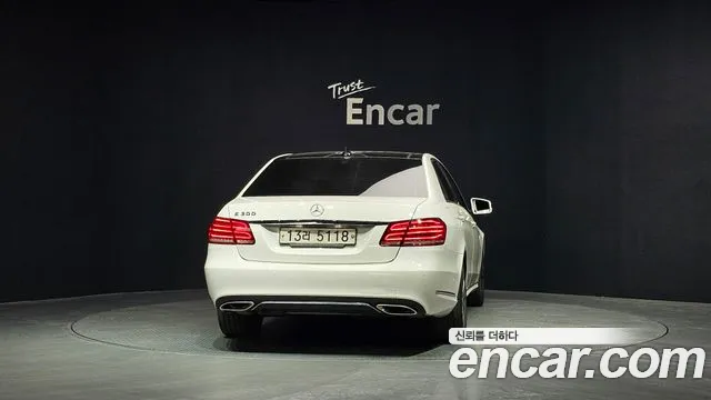 Mercedes-Benz E-Class 2014 — фото 4