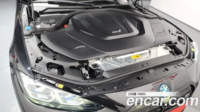 BMW i4 2022 — фото 5